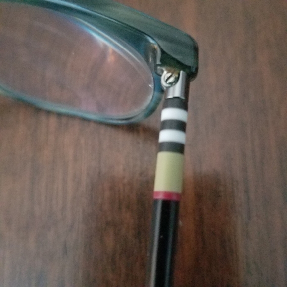 Glasses - Picture 8 of 16